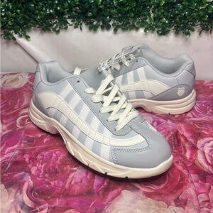 Women’s size 5 k Swiss shoes NEW